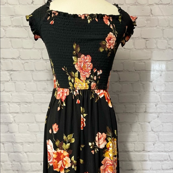 J FOR JUSTIFAY WOMEN'S FLOWERED ESCITE ELASTICIZED BLACK DRESS SIZE S - Picture 10 of 15